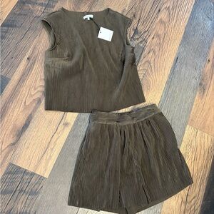 New with tags Crescent ribbed olive green set size xs